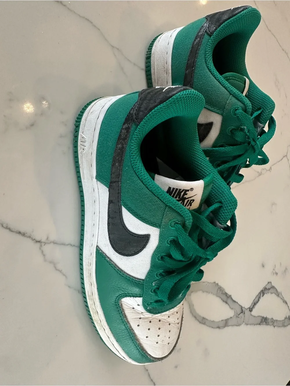 Boys Size 6.5 Nike Green, White & Black Low-Top Sneakers - Picture 3 of 4